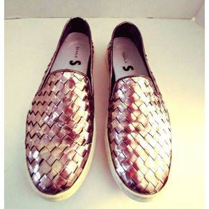 Shock S Womens Slip On Flats Gold